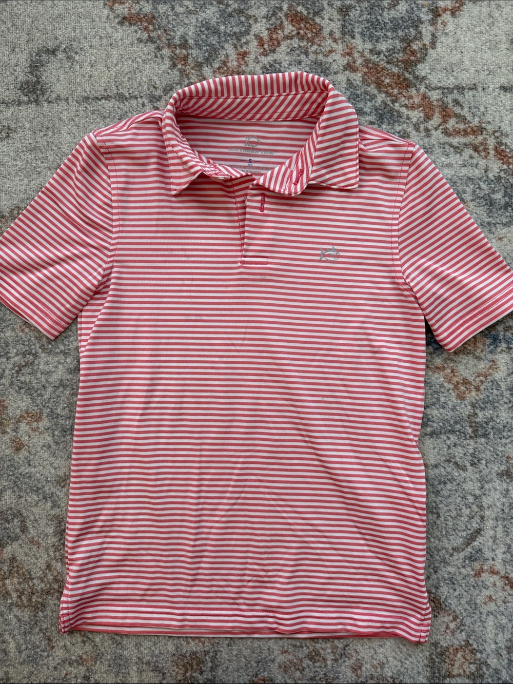 Southern Tide Boys Striped coral performance Polo Shirt. Size S.